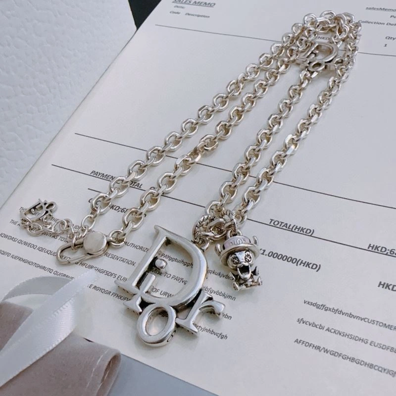 UrbanStyle Christian Dior Necklaces 235229
