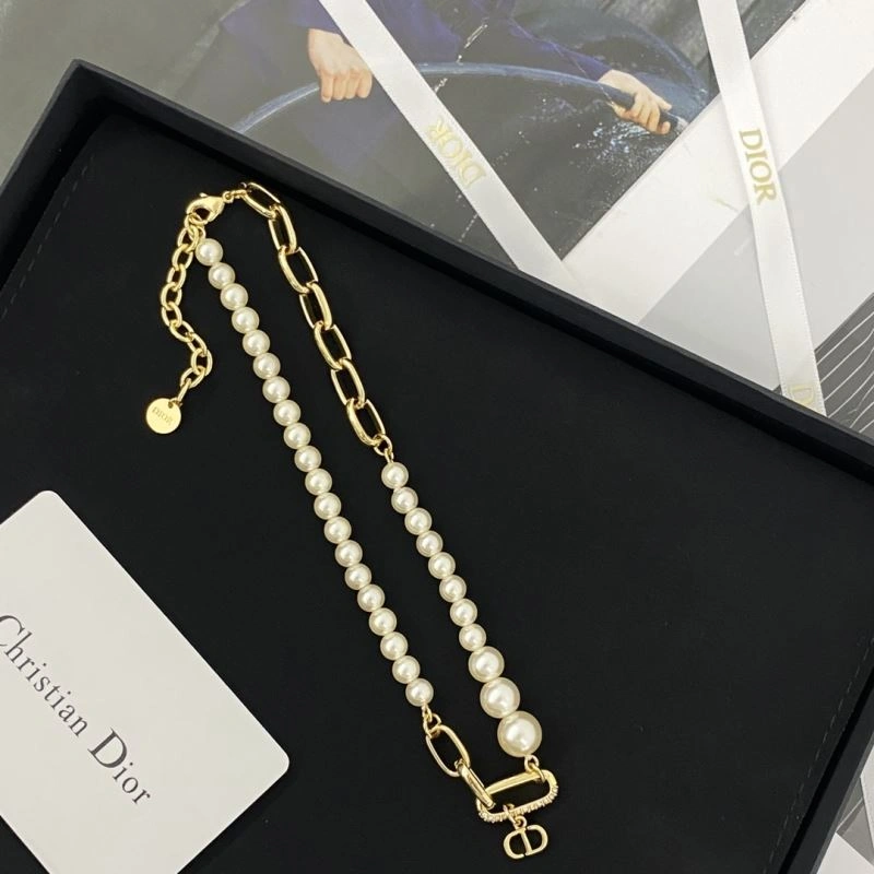Trendsetting Christian Dior Necklaces 235215