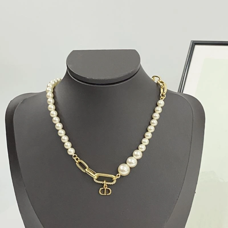 Trendsetting Christian Dior Necklaces 235215