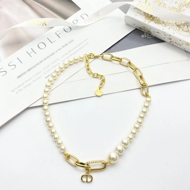 Trendsetting Christian Dior Necklaces 235215