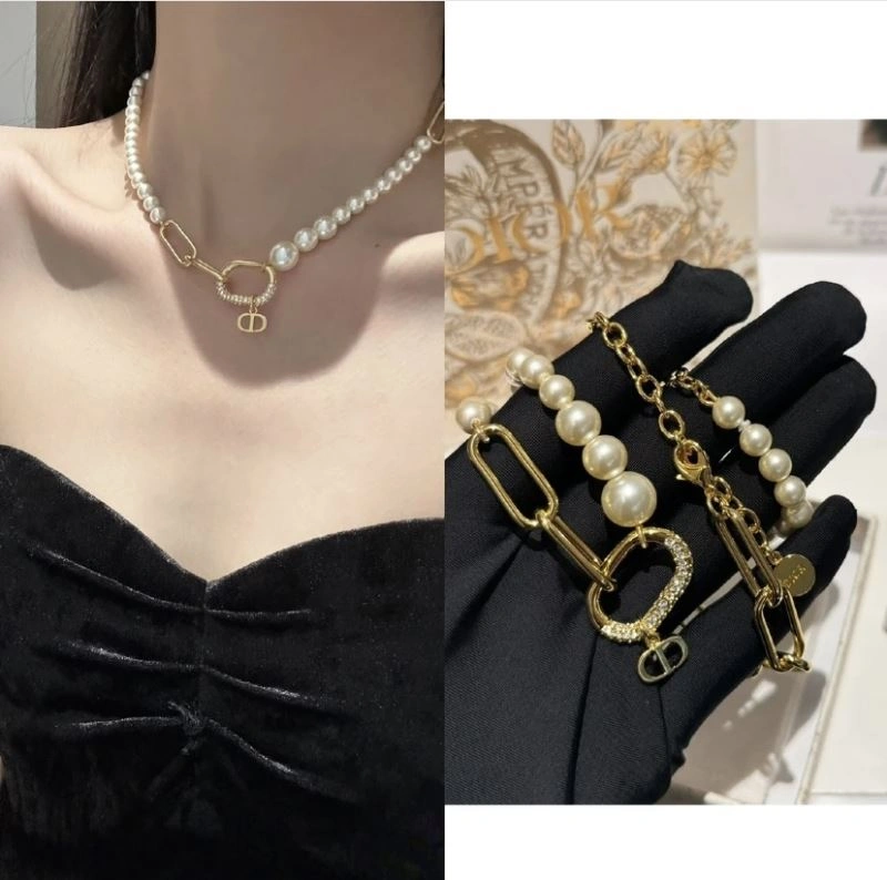 Trendsetting Christian Dior Necklaces 235215