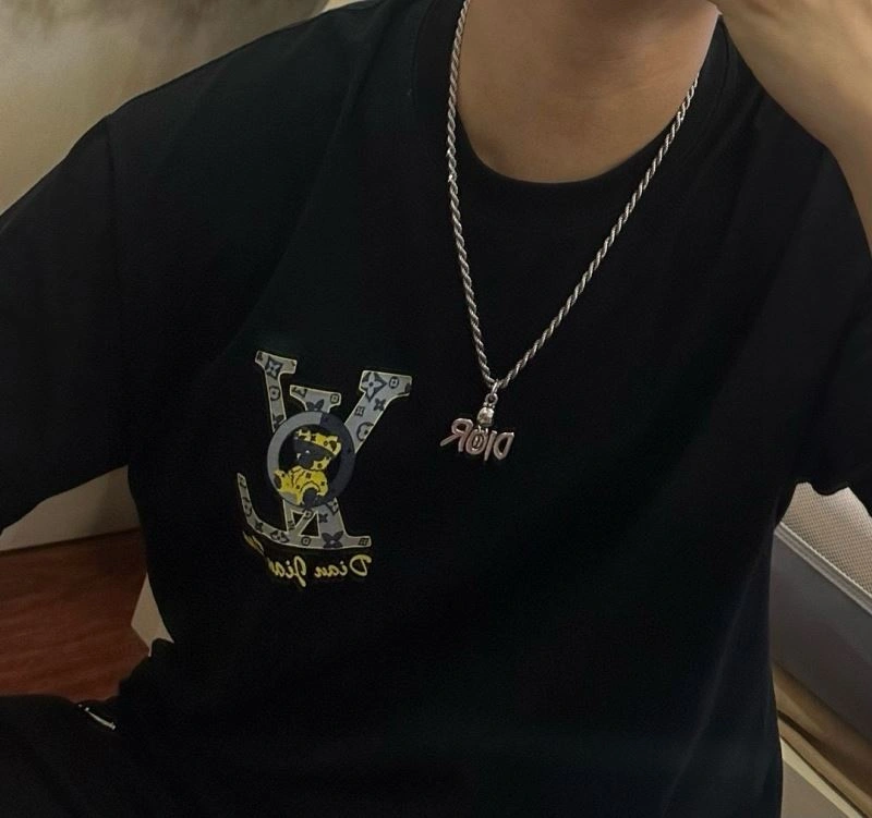 Minimalist Christian Dior Necklaces 235204