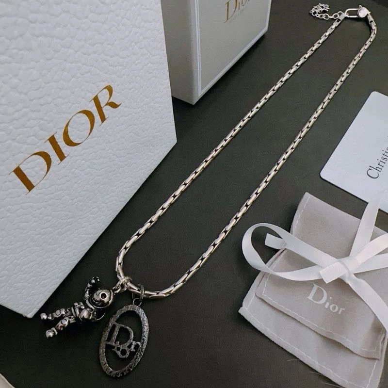 Stylish Christian Dior Necklaces 235200