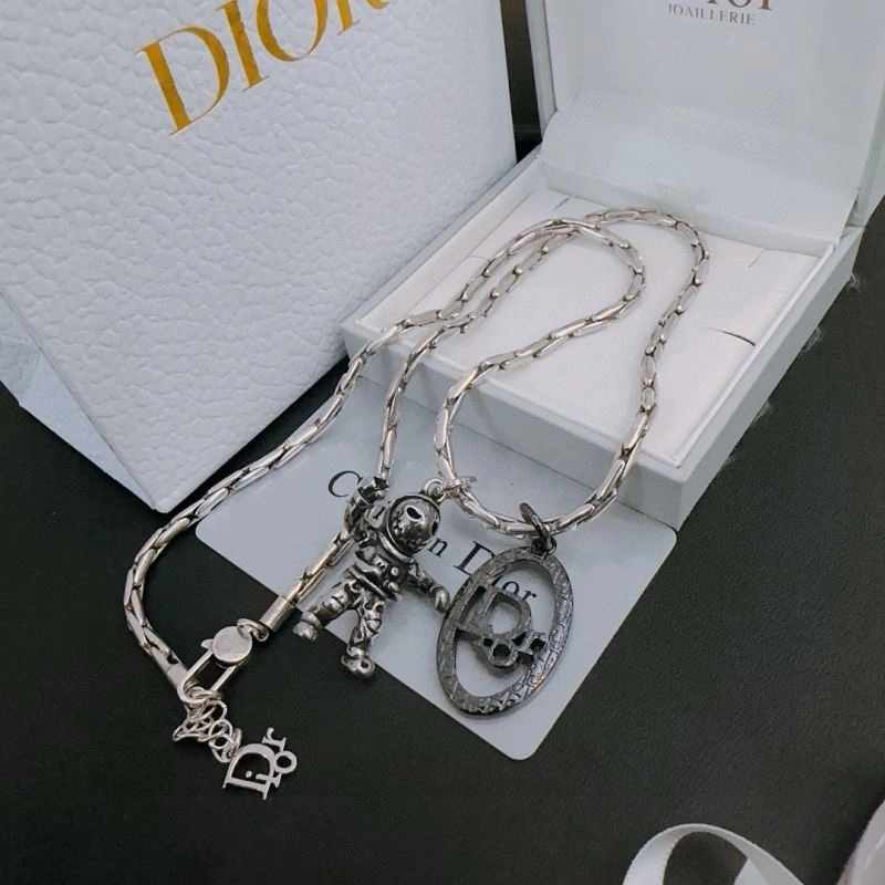 Stylish Christian Dior Necklaces 235200