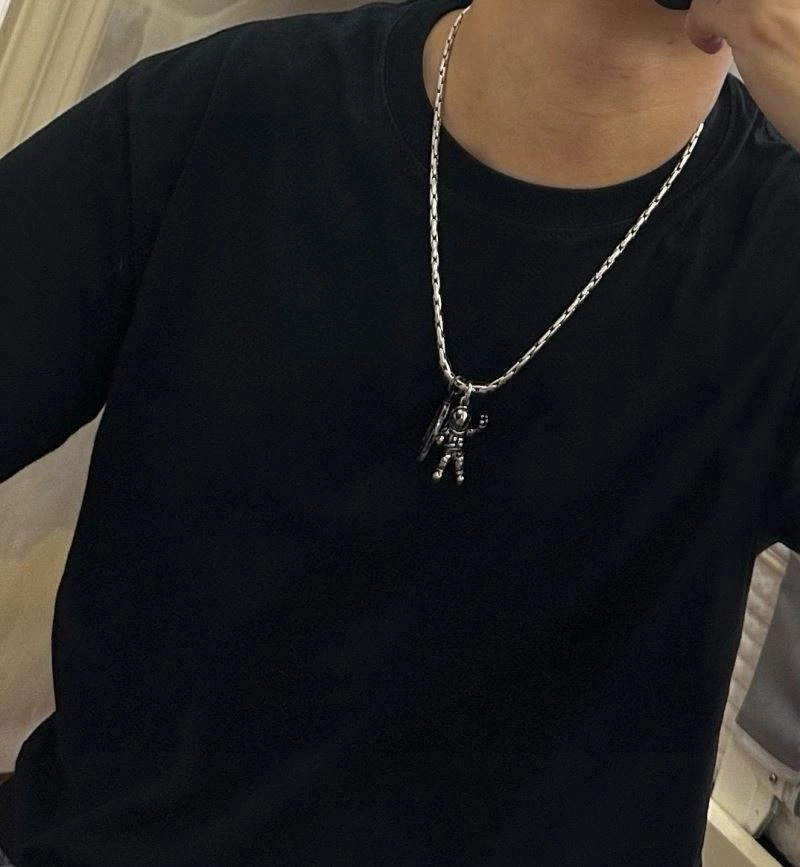 Stylish Christian Dior Necklaces 235200
