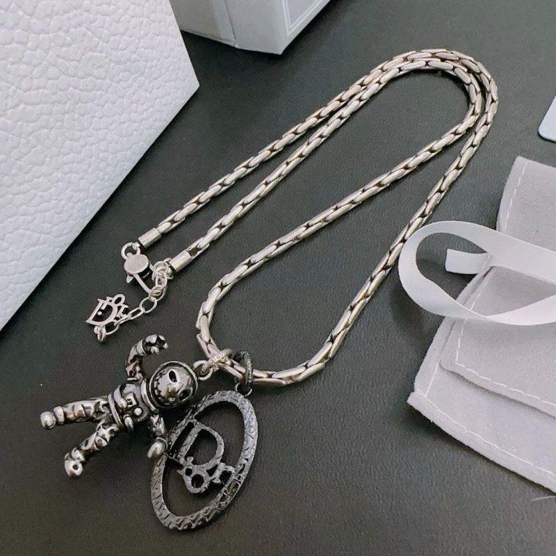 Stylish Christian Dior Necklaces 235200