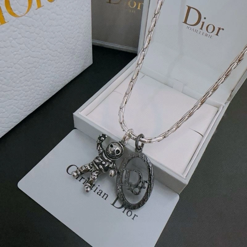 Stylish Christian Dior Necklaces 235200