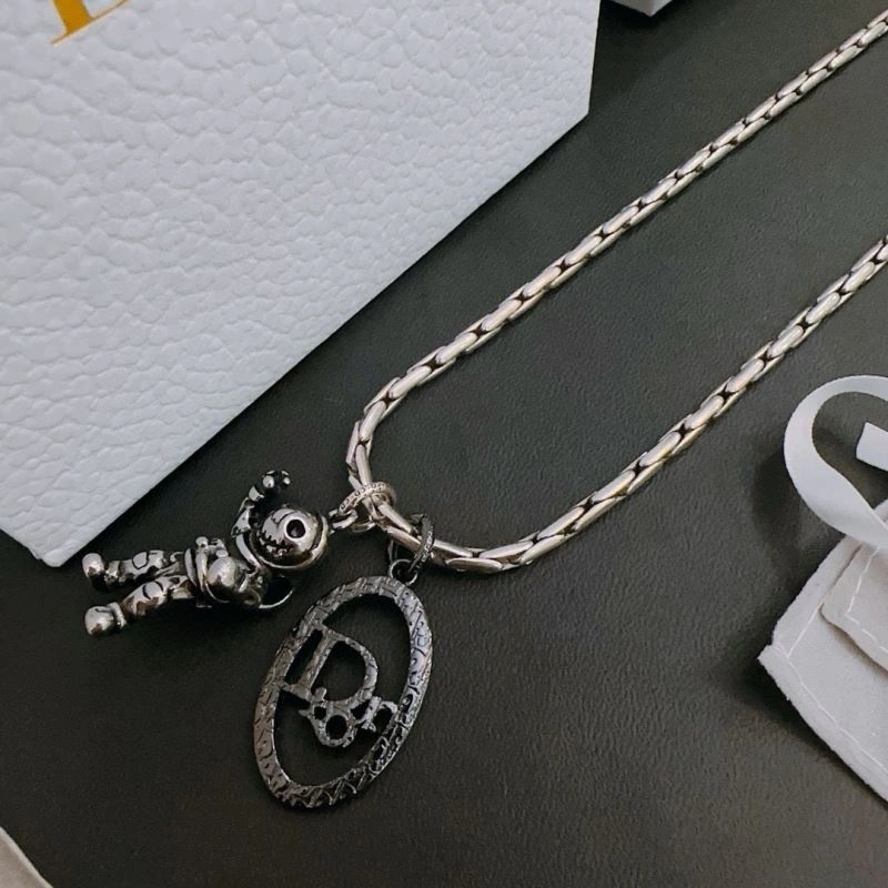 Stylish Christian Dior Necklaces 235200