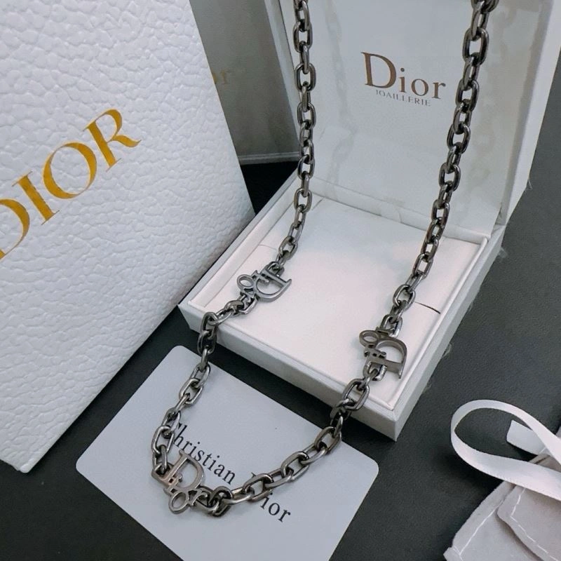Soft Christian Dior Necklaces 235185