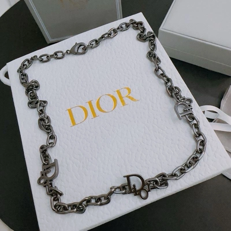 Soft Christian Dior Necklaces 235185