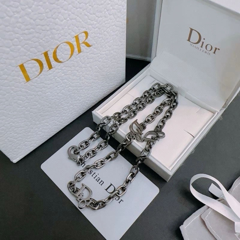 Soft Christian Dior Necklaces 235185