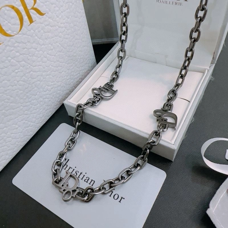 Soft Christian Dior Necklaces 235185