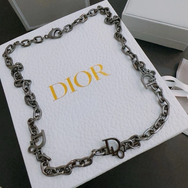 Soft Christian Dior Necklaces 235185
