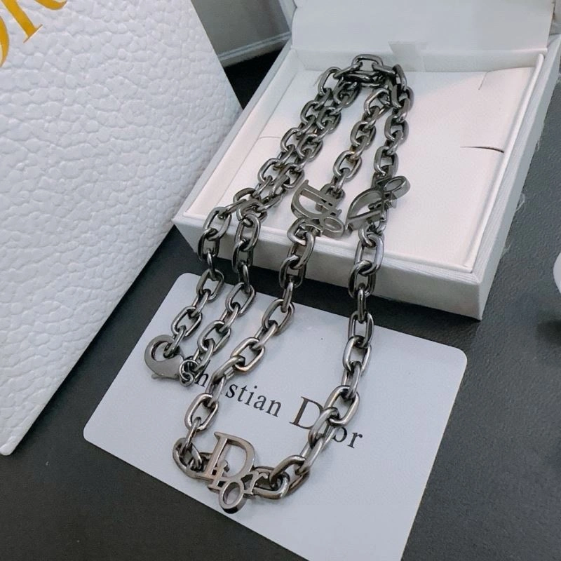 Soft Christian Dior Necklaces 235185