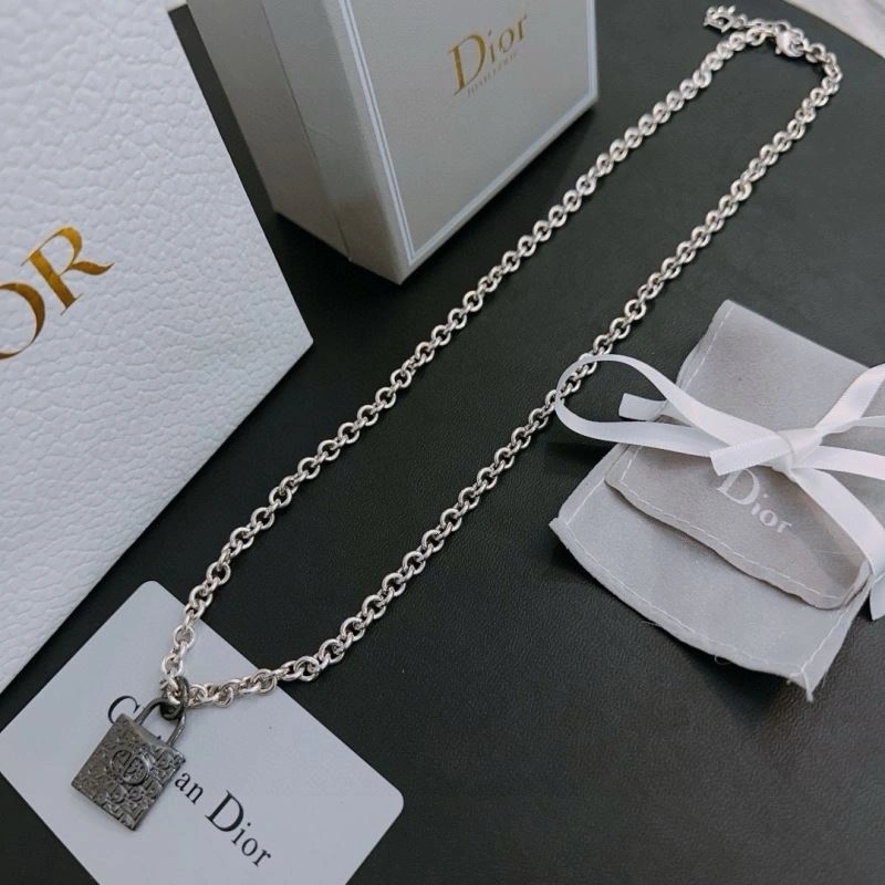 FlexibleFit Christian Dior Necklaces 235196