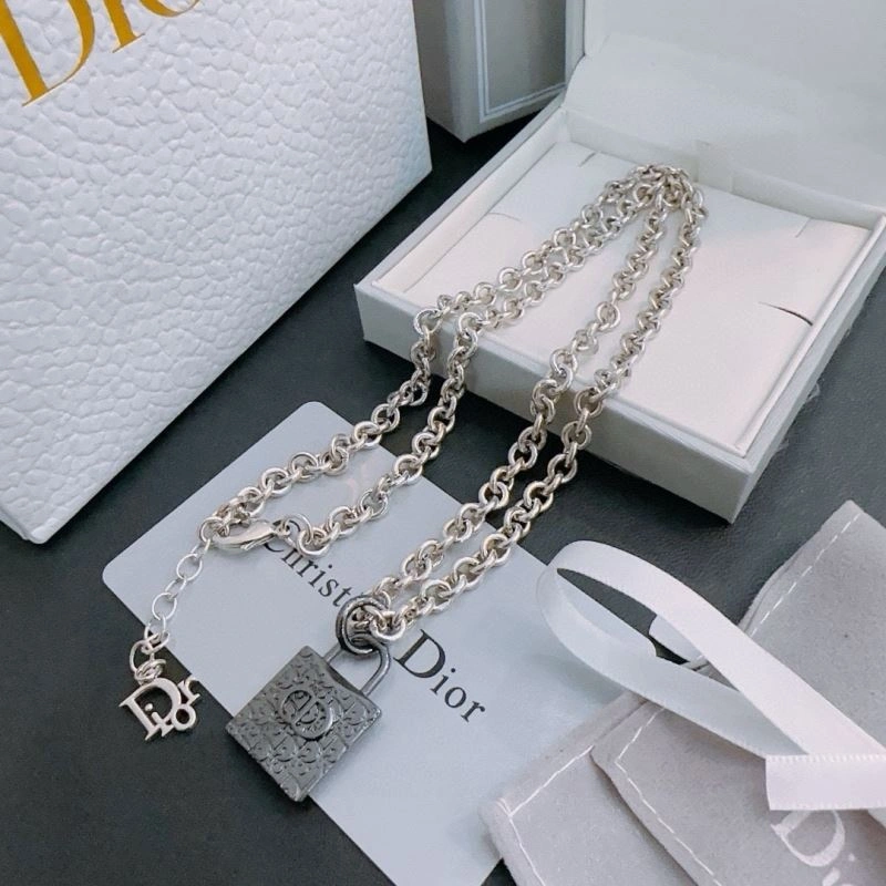 FlexibleFit Christian Dior Necklaces 235196