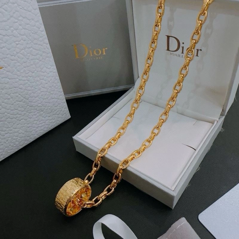Christian Dior Necklaces Versatile 235269