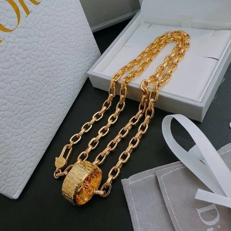 Christian Dior Necklaces Versatile 235269
