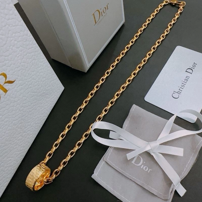 Christian Dior Necklaces Versatile 235269