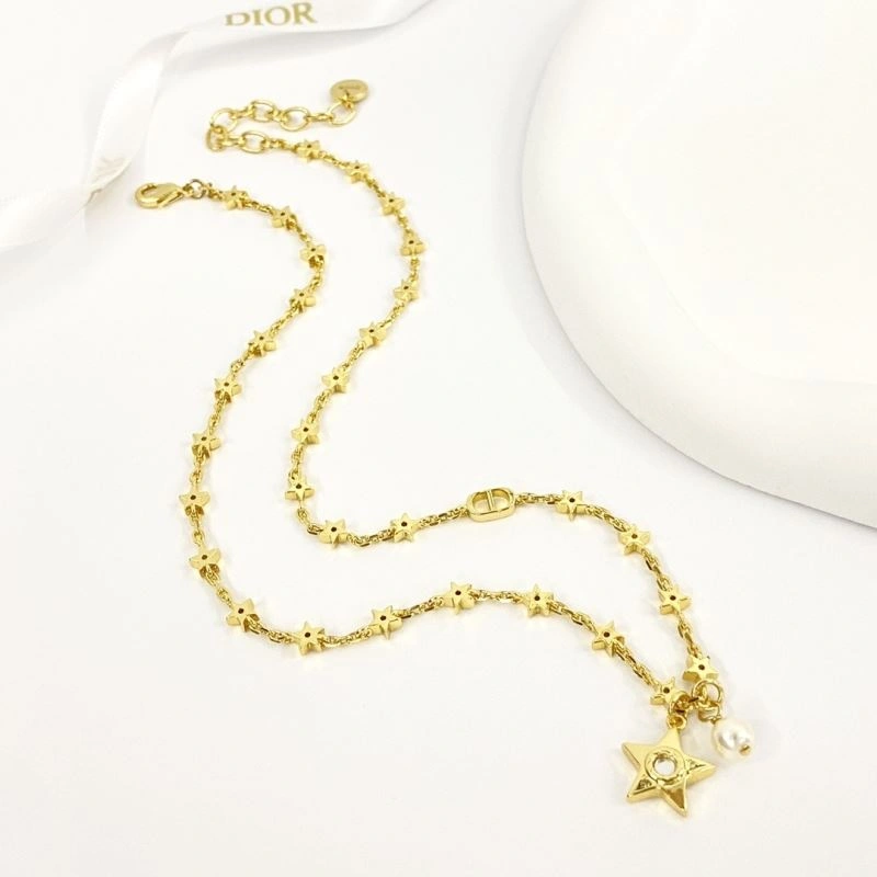 Effortless Christian Dior Necklaces 235187