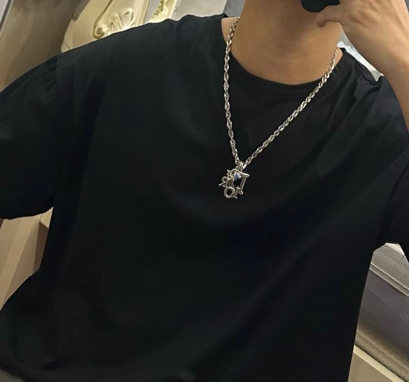 Fashionable Christian Dior Necklaces 235181