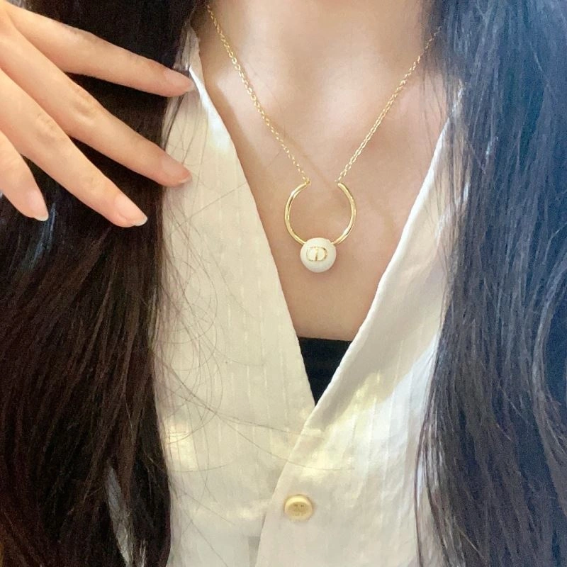 Christian Dior Necklaces Youthful 235171