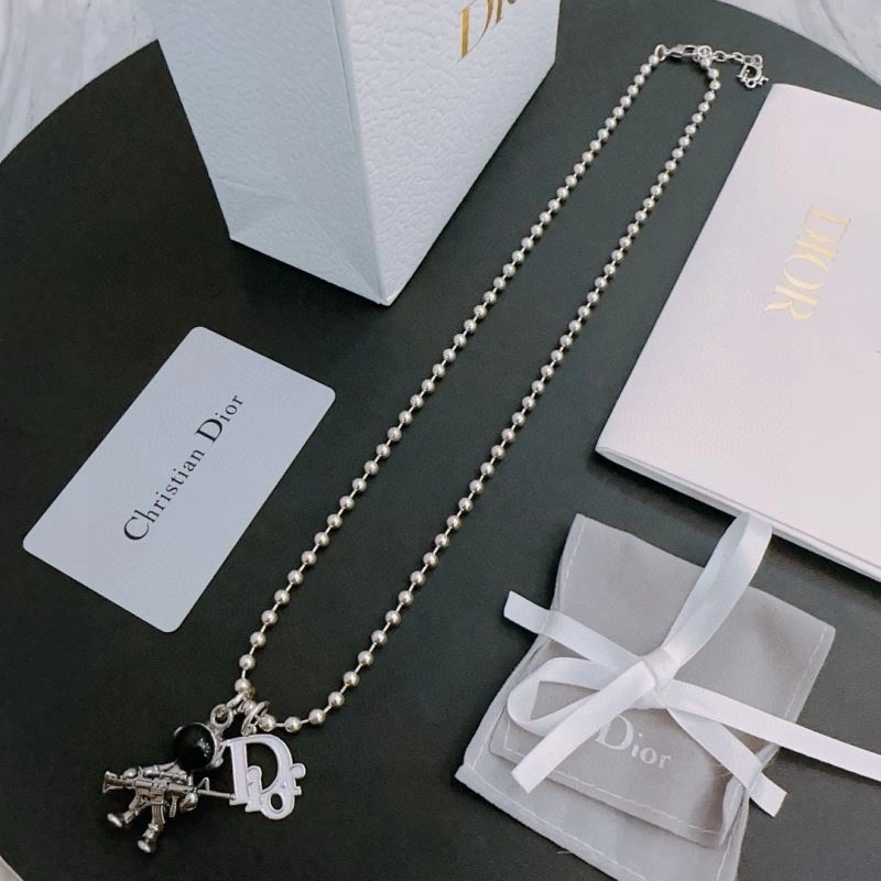 Supportive Christian Dior Necklaces 234835