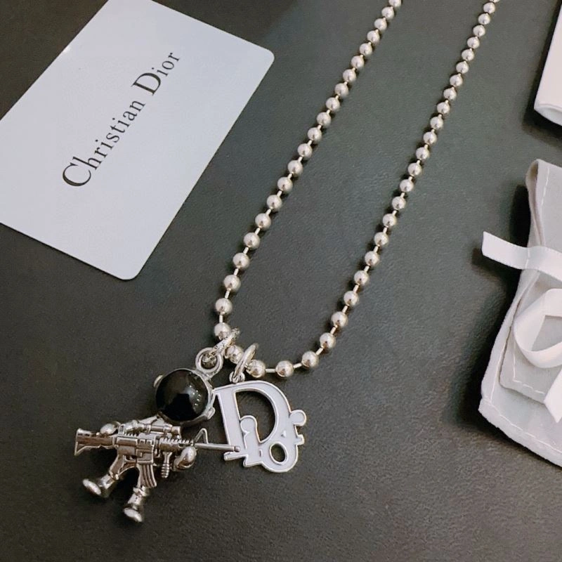 Supportive Christian Dior Necklaces 234835