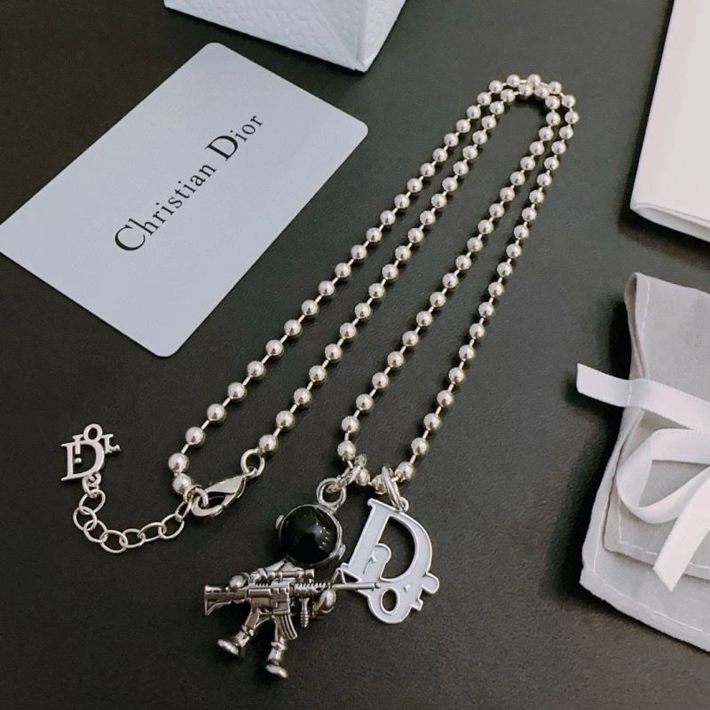 Supportive Christian Dior Necklaces 234835