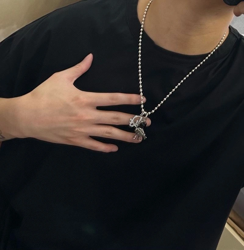 Supportive Christian Dior Necklaces 234835