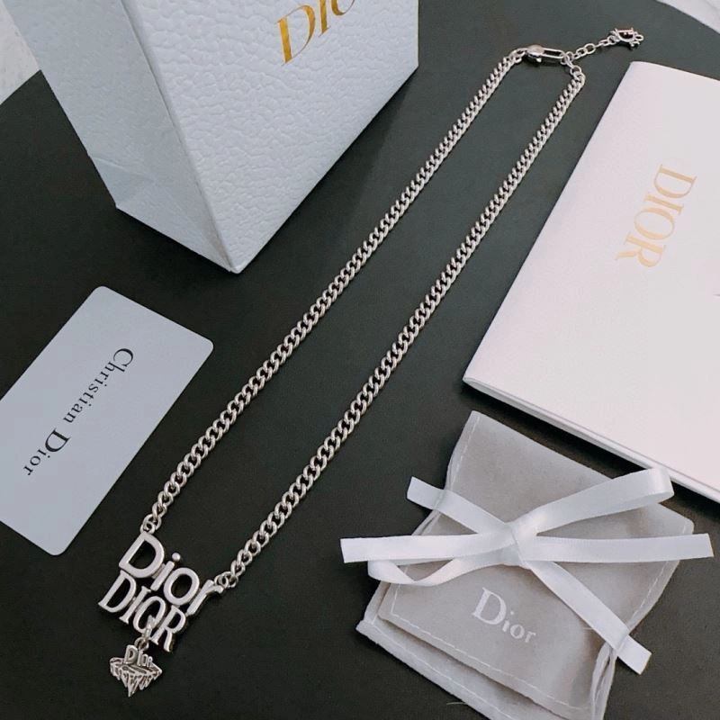 Compact Christian Dior Necklaces 234865