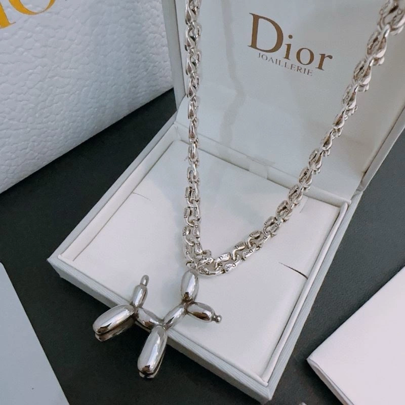 Christian Dior Necklaces Snug 234840