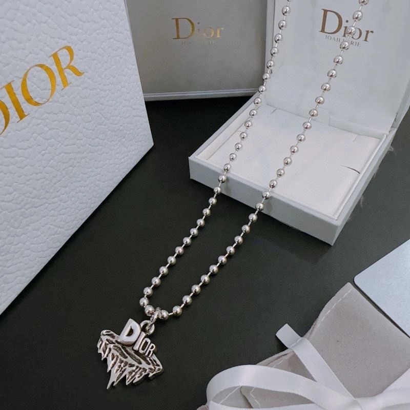 Christian Dior Necklaces DailyWear 234809