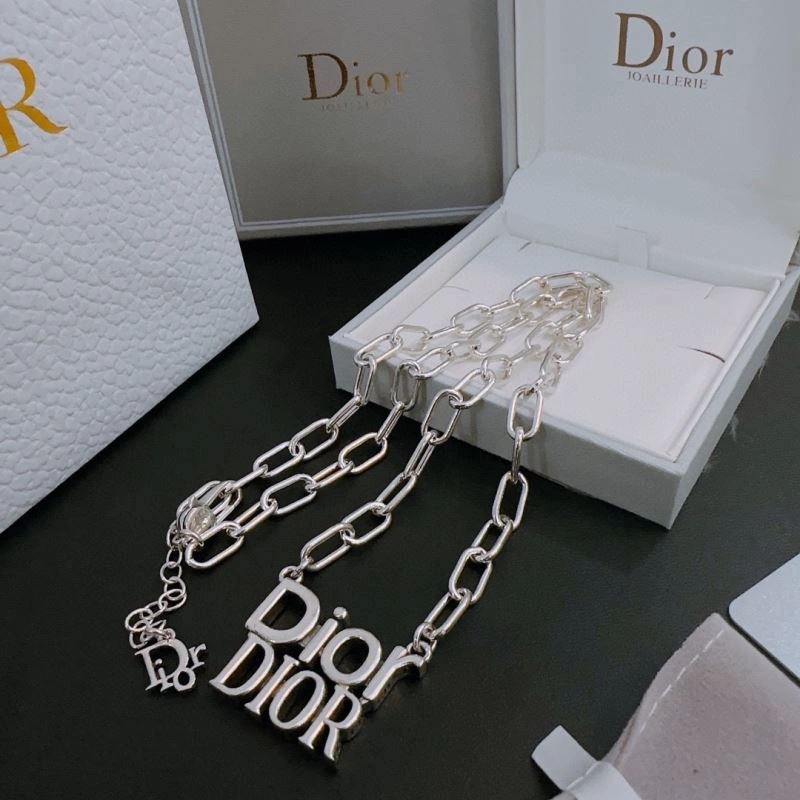 Compact Christian Dior Necklaces 234803