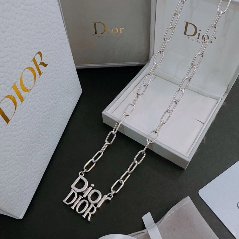 Compact Christian Dior Necklaces 234803