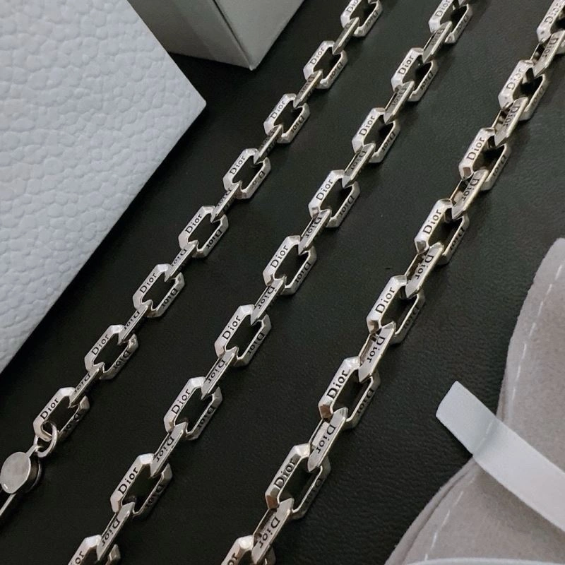 RelaxedFit Christian Dior Necklaces 234854