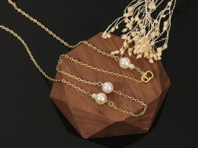 Comfortable Christian Dior Necklaces 234793