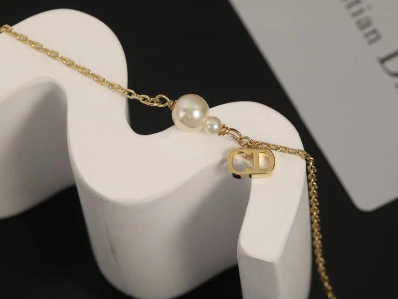 Comfortable Christian Dior Necklaces 234793