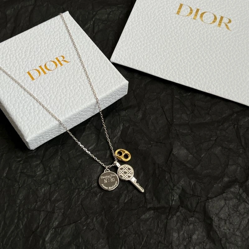 Attractive Christian Dior Necklaces 234770