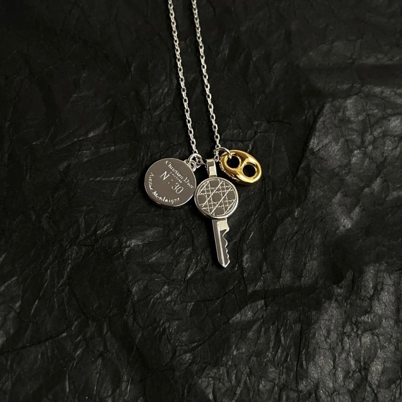 Attractive Christian Dior Necklaces 234770