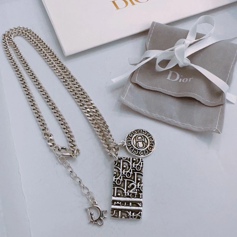 SmoothTexture Christian Dior Necklaces 234777