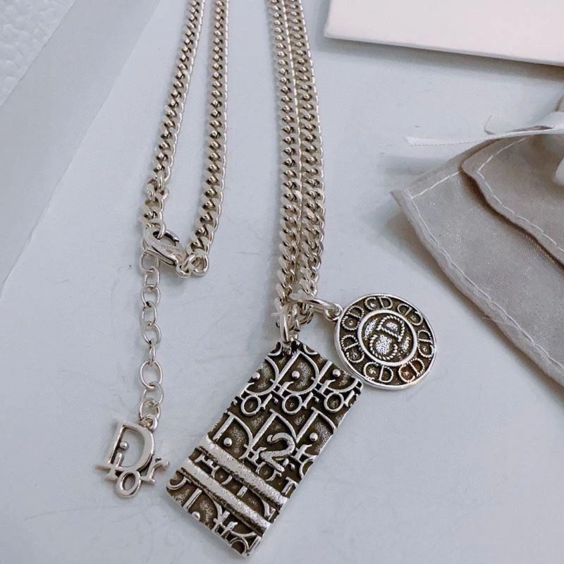 SmoothTexture Christian Dior Necklaces 234777