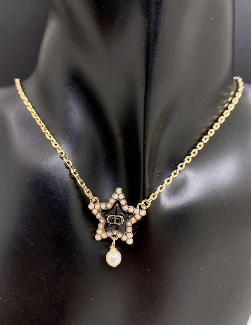 Flexible Christian Dior Necklaces 234789