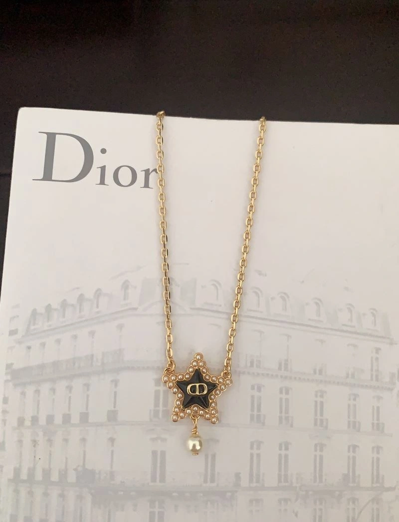 Flexible Christian Dior Necklaces 234789