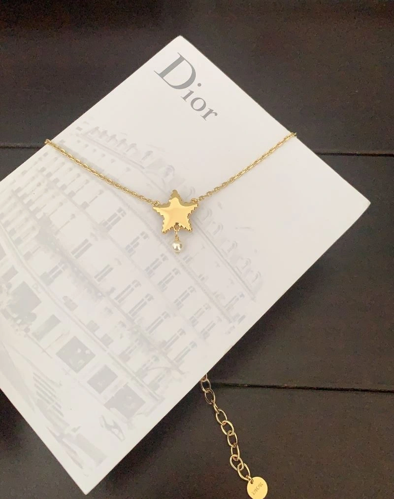 Flexible Christian Dior Necklaces 234789