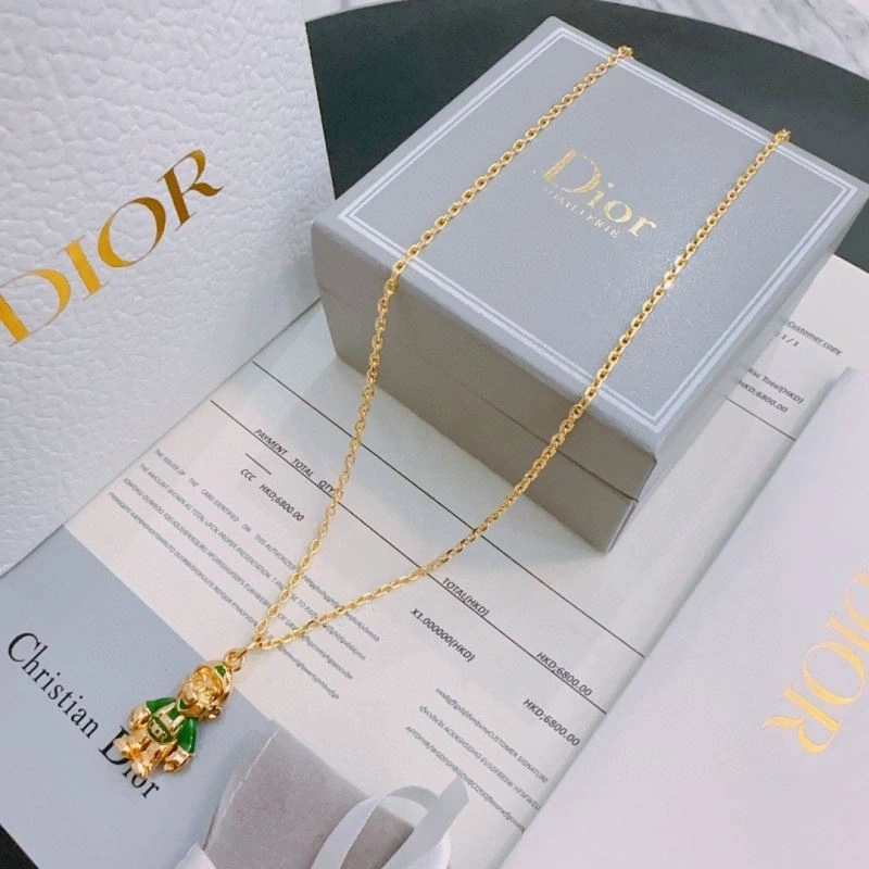 Trendsetting Christian Dior Necklaces 234769