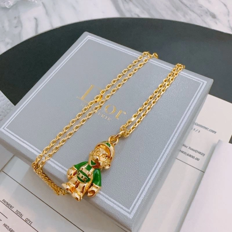 Trendsetting Christian Dior Necklaces 234769