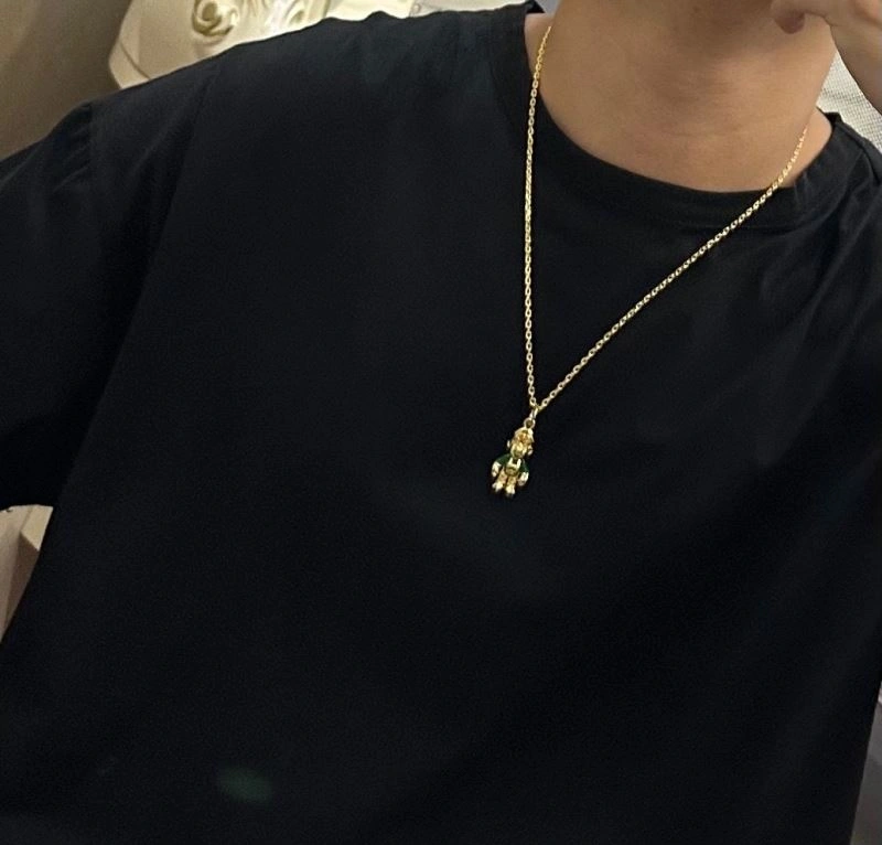 Trendsetting Christian Dior Necklaces 234769