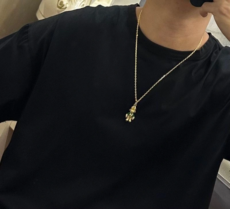 Trendsetting Christian Dior Necklaces 234769