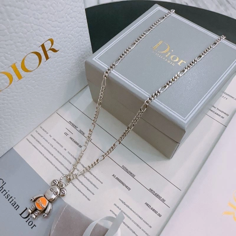 Flexible Christian Dior Necklaces 234750